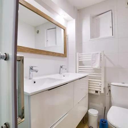 Superb Flat Near The In