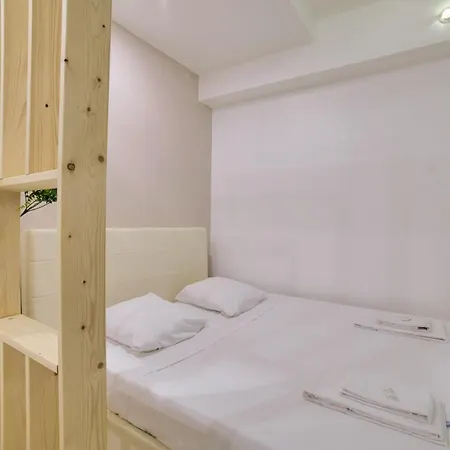 Superb Flat Near The In Antibes